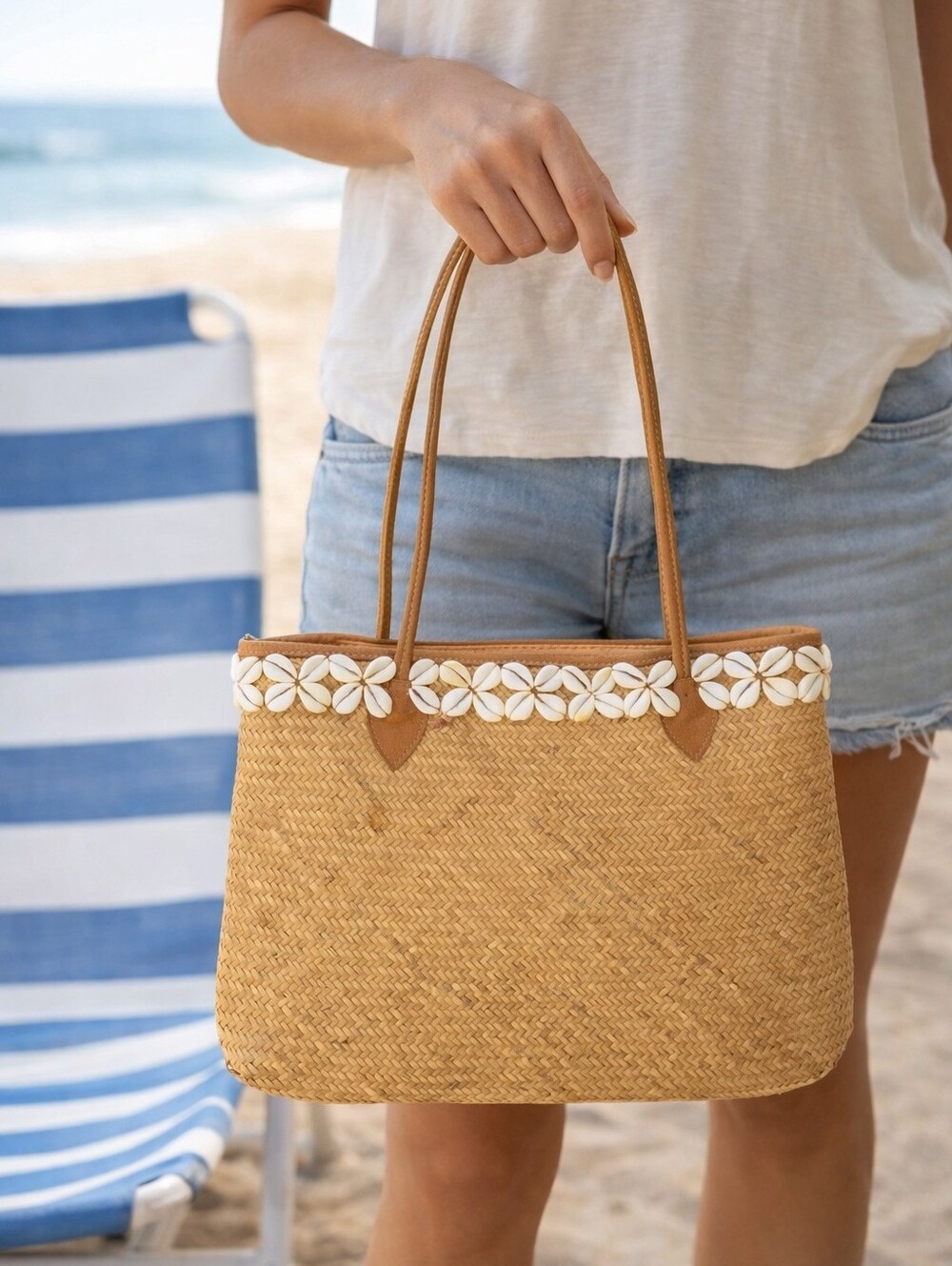 Vintage Straw Woven Handbag Purse w/ Cowry Shell Trim Boho Tote Shoulder